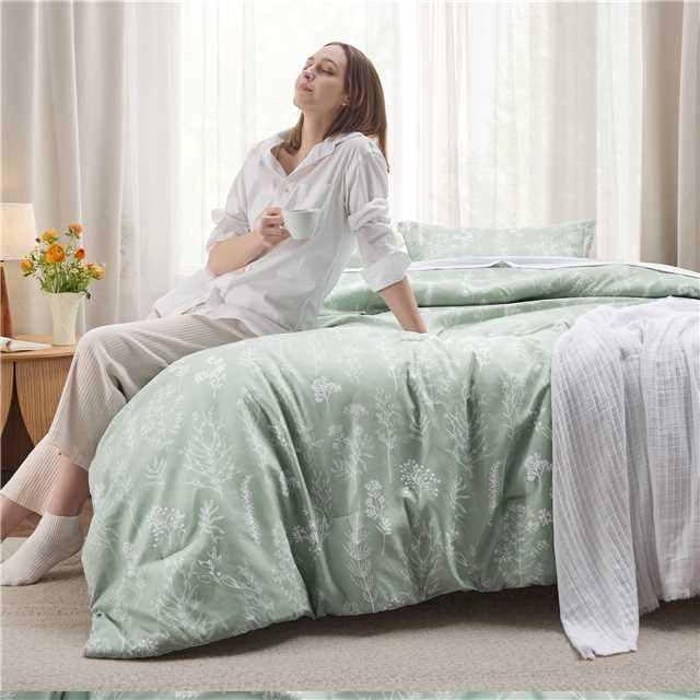 Bedsure Oversized Queen Comforter Set - Sage Green Bed Set, 3 Pieces Cute Floral Bedding, 1 Soft Reversible Botanical Flowers Comforter and 2 Pillow Shams