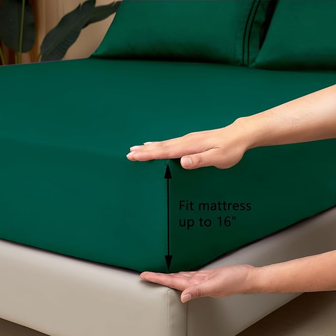 Mejoroom King Size Bed Sheet Set - Hotel Luxury 1800 Bedding Sheets & Pillowcases - 16" Deep Pocket Fitted Sheet, Soft, Wrinkle& Breathable, Fade Resistant - 4 Piece(King, Emerald Green)