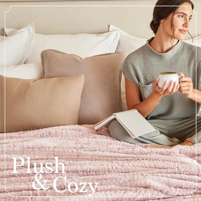 The Connecticut Home Co Bedding Blanket, Twin 80x60, Soft Fluffy Room Decor, Cozy Warm Throws for Bed, Gifts for Women, Bedroom Cute Aesthetic Blankets Faux Fur and Sherpa Dusty Rose