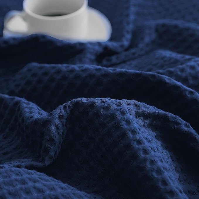 PHF 100% Cotton Waffle Weave Throw Blanket，Pre-Washed Snag Proof Lightweight Breathable Moisture-Wicking Layering in Cold Weather for Couch Bed,Machine Washable,Home Decor Gift-Navy Blue/Bright Blue