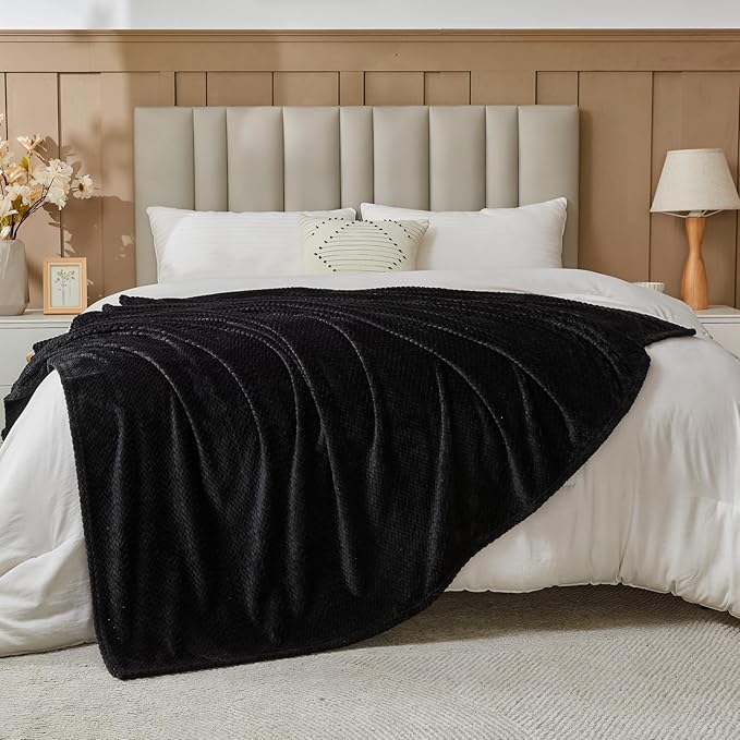 NEWCOSPLAY Super Soft Throw Blanket Black Premium Silky Flannel Fleece Leaves Pattern Lightweight Bed Blanket All Season Use (Black, Throw(50"x60"))