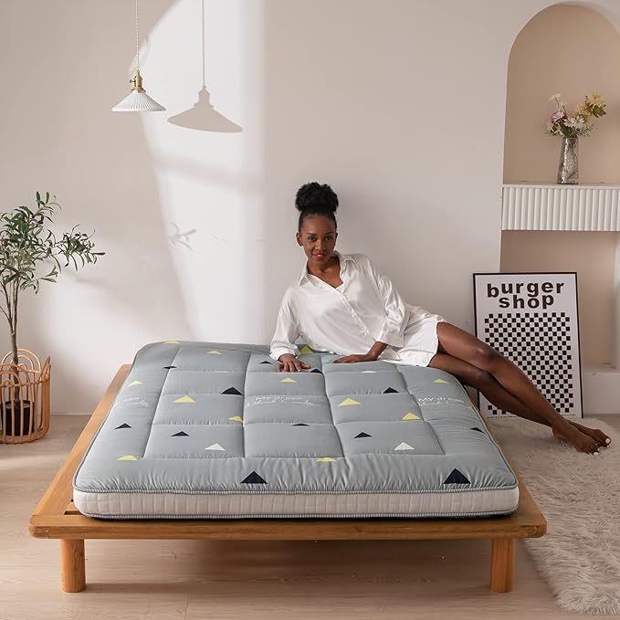 MAXYOYO Grey Triangle Futon Mattress, Padded Japanese Floor Mattress Quilted Bed Mattress Topper, Extra Thick Folding Sleeping Pad Breathable Floor Lounger Guest Bed for Camping Couch, Twin Size