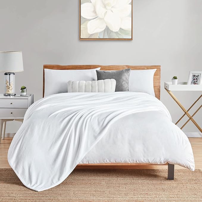 Walensee Fleece Blanket Plush Throw Fuzzy Lightweight (Twin Size 60x80 White) Super Soft Microfiber Flannel Blankets for Couch, Bed, Sofa Ultra Luxurious Warm and Cozy for All Seasons