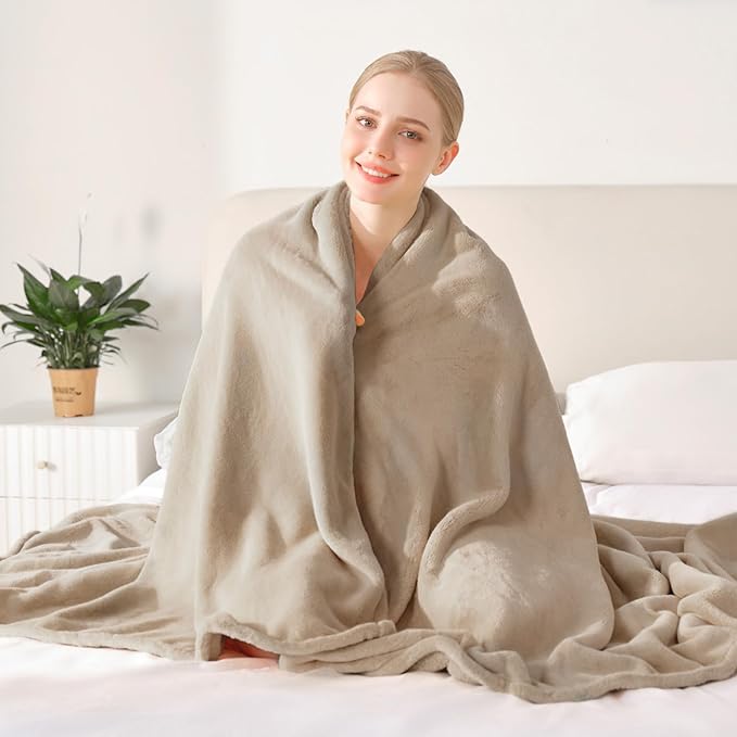 BEAUTEX Fleece Blanket King Size Super Soft Flannel Throw Blanket Lightweight Fuzzy Plush Blanket for Couch Sofa or Bed All Seasons (Ivory, 108" x 90")