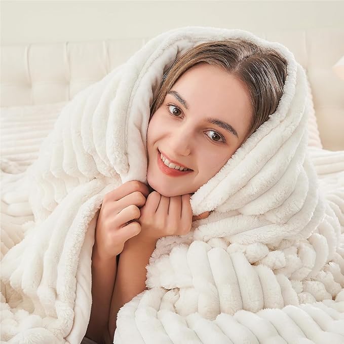 BEDELITE Fleece California King Comforter Set -Super Soft & Warm Fluffy Cream White Bedding, Luxury Fuzzy Heavy Bed Set for Winter with 2 Pillow Cases