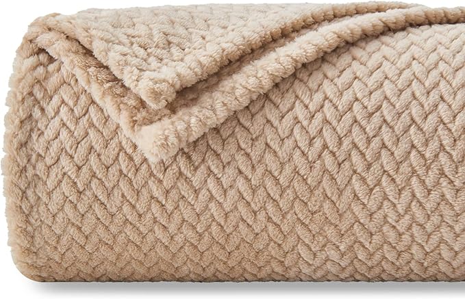 NEWCOSPLAY Super Soft Twin Blanket Brown Premium Silky Flannel Fleece Leaves Pattern Lightweight Bed Blanket All Season Use (Brown, Twin(60"x80"))