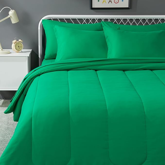 Amazon Basics 7 Piece Soft, All-Season Microfiber Kid's Bed-in-a-Bag Bedding Set, Full/Queen, Solid, Green