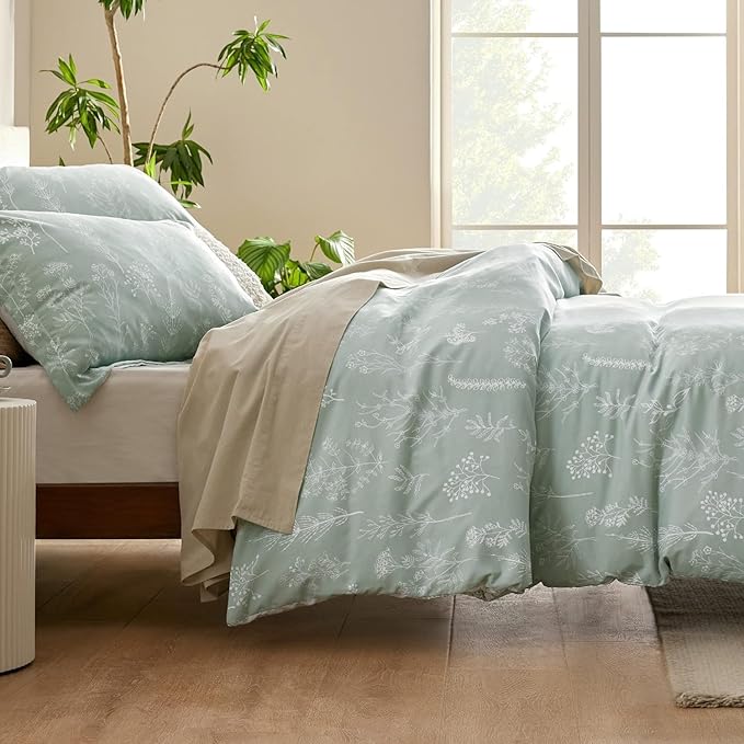 Bedsure Oversized Queen Comforter Set - Sage Green Bed Set, 3 Pieces Cute Floral Bedding, 1 Soft Reversible Botanical Flowers Comforter and 2 Pillow Shams