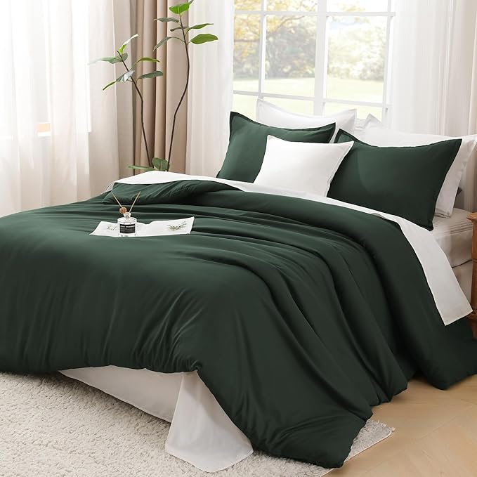 Litanika Forest Green Comforters Oversized King Size, 3 Pieces Lightweight Solid Bedding Comforter Set, All Season Fluffy Bed Set (120x98In Comforter & 2 Pillowcases)