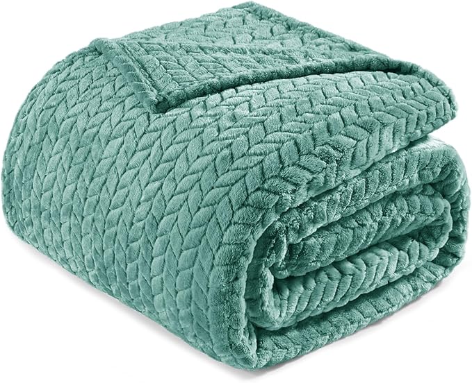 Exclusivo Mezcla Fleece King Size Blanket for Bed, 90x104 Inches Soft Cozy Jacquard Flannel Blankets, Lightweight Fuzzy Plush Warm for Winter, Celadon