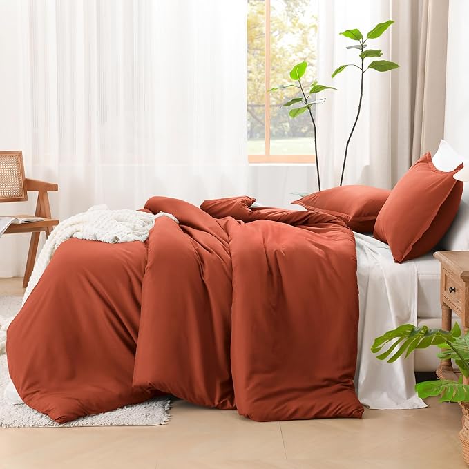 Litanika Burnt Orange Queen Size Bed Comforter Set, 3 Pieces Terracotta Fall Lightweight Solid Bedding Comforter Set, All Season Microfiber Down Alternative Comforter (1 Comforter, 2 Pillowcases)