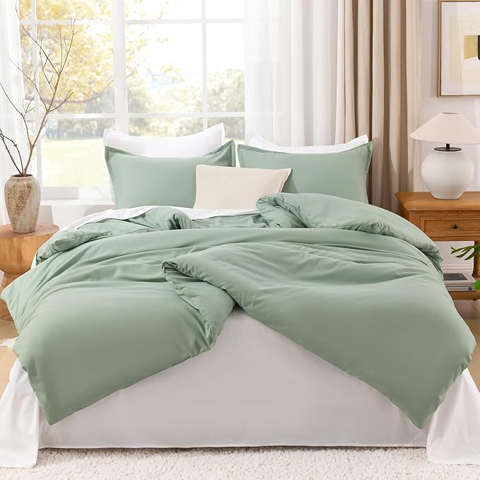 Litanika Oversized Queen Comforter Set, 3 Pieces Sage Green Lightweight Solid Bedding Comforter Set, All Season Fluffy Bed Set (98x98In Comforter & 2 Pillowcases)