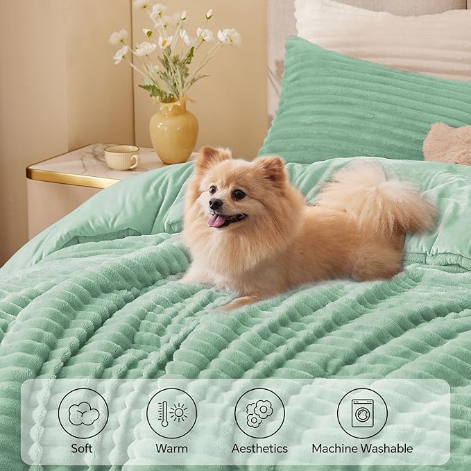 BEDELITE Fleece King Comforter Set -Super Soft & Warm Fluffy Light Green Bedding, Luxury Fuzzy Heavy Bed Set for Winter with 2 Pillow Cases