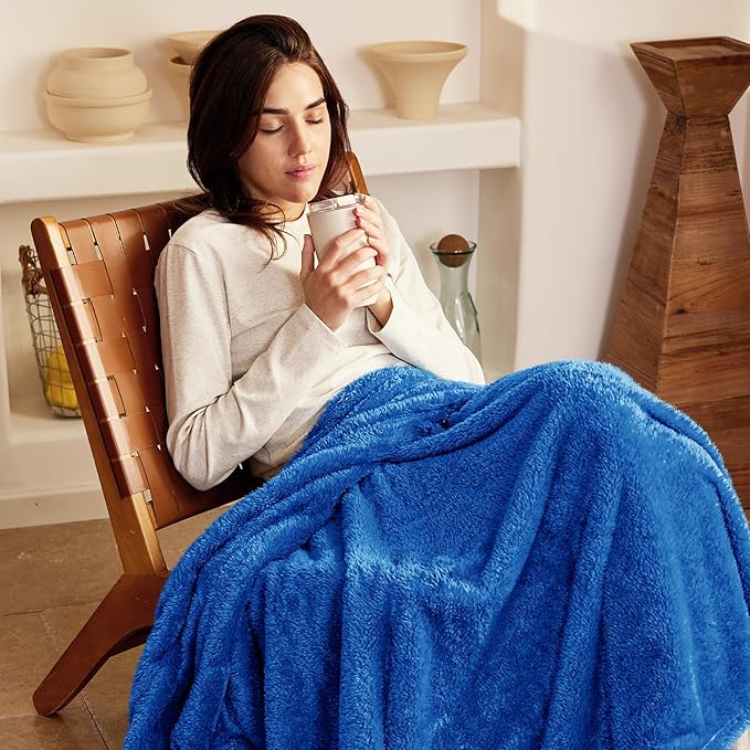 Exclusivo Mezcla Plush Fuzzy Fleece Throw Blanket Extra Large, Super Soft, Fluffy and Warm Blankets for Couch, Bed, Suitable for All Seasons (50x70 Inches, Cobalt Blue)