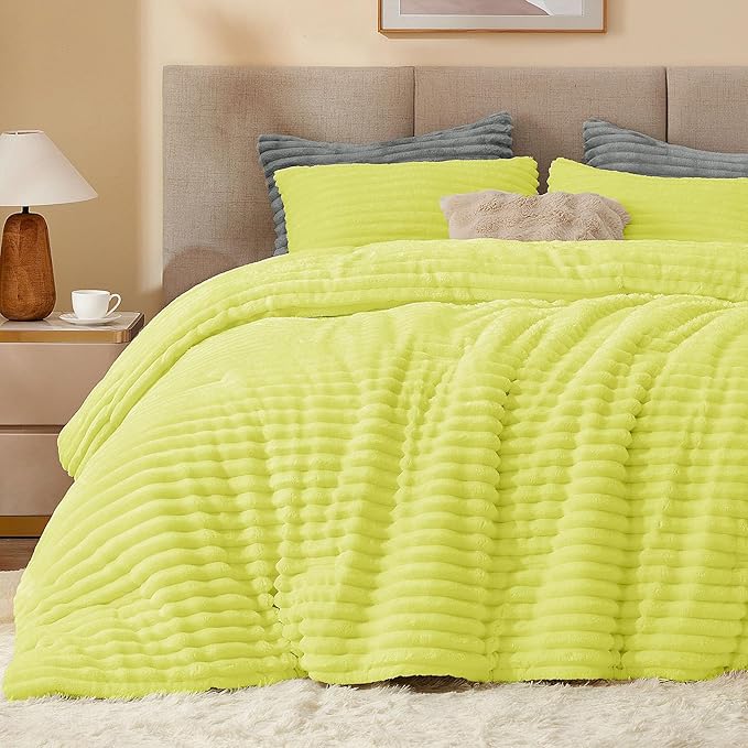 BEDELITE Fleece King Comforter Set -Super Soft & Warm Fluffy Charlock Bedding, Luxury Fuzzy Heavy Bed Set for Winter with 2 Pillow Cases