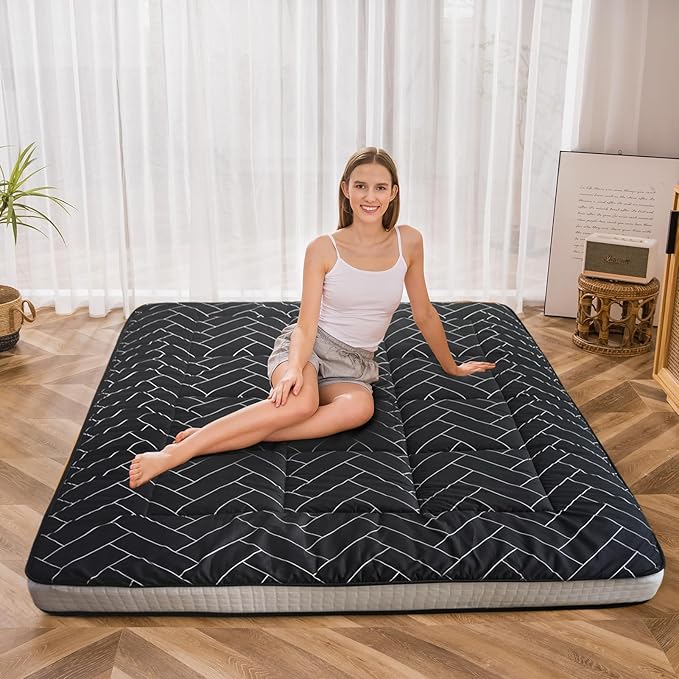 MAXYOYO Black Geometric Pattern Futon Mattress, Japanese Floor Mattress Quilted Bed Mattress Topper, Extra Thick Folding Sleeping Pad Breathable Floor Lounger Guest Bed for Camping Couch, Full