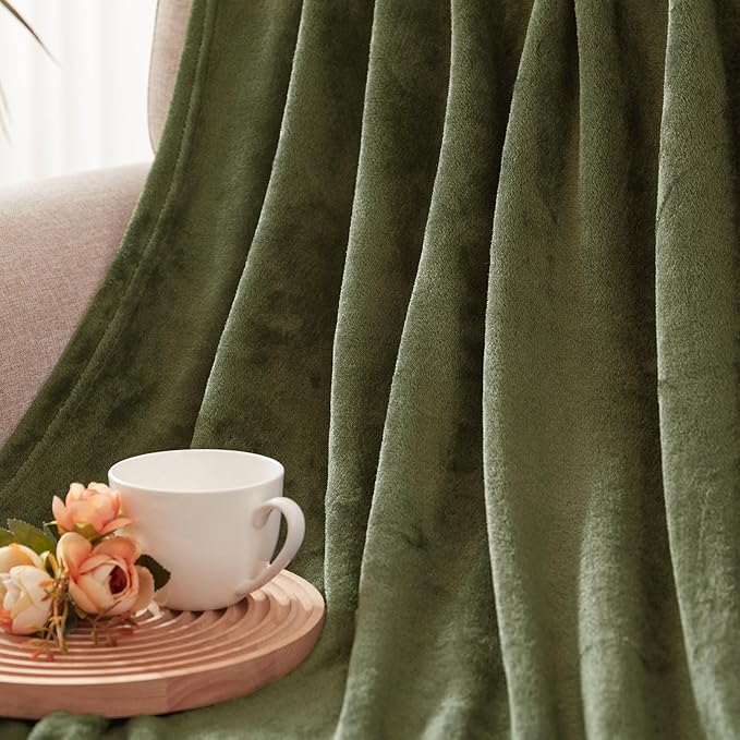 Exclusivo Mezcla Fleece Blanket King Size for Bed, Super Soft and Warm, All Season Use, Cozy, Plush, Lightweight, 90x104 Inches, Olive Green