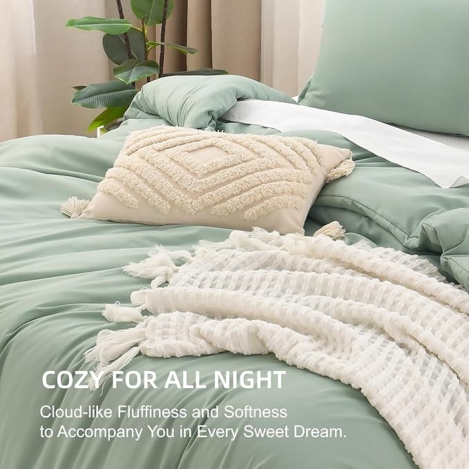 Litanika Oversized King Comforter Set 120x120, 3 Pieces Sage Green Super King Lightweight Solid Bedding Set, All Season Fluffy Bed Set Quilt Blanket
