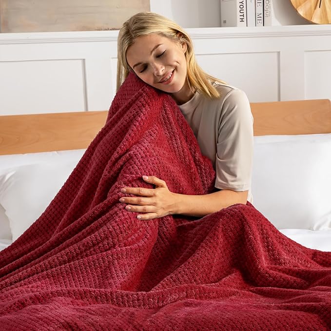 Exclusivo Mezcla Fleece Bed Blanket King Size, Super Soft and Warm Blankets for Couch, Sofa and Bed Waffle Textured, Cozy, Fuzzy and Lightweight (Deep Red, 90x104 Inches)
