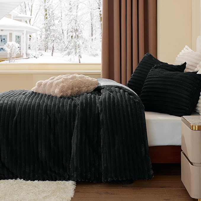 BEDELITE Fleece Oversized Queen Comforter Set -Super Soft & Warm Fluffy Black Bedding, Luxury Fuzzy Heavy Bed Set for Winter with 2 Pillow Cases