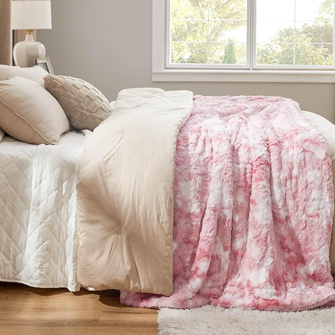Bedsure GentleSoft Sherpa Fluffy Blanket King Size for Bed - Fleece Warm and Cozy for Women Gift, Plush & Fuzzy Faux Fur Christmas Blanket for Couch, Sofa Decor, Tie Dye Design, Pink, 108x90 Inches