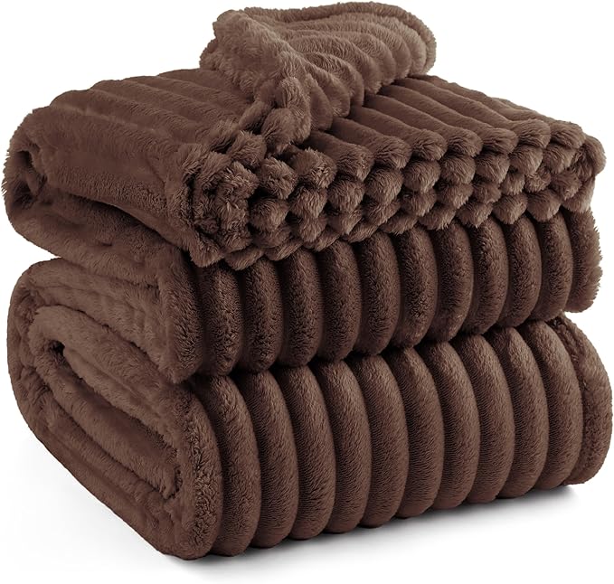 Bedsure GentleSoft Fondue Fudge Full Blanket for Bed - Cozy Soft Blankets for Women, Cute Small Fleece Throws for Girls, Birthday Gifts for Women Decor Gifts for Mom, 84x90 Inches
