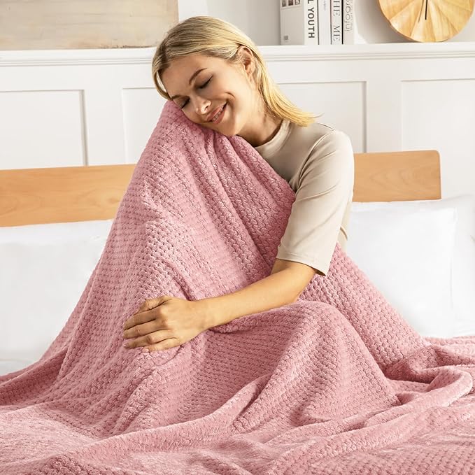 Exclusivo Mezcla Fleece Bed Blanket Twin Size, Super Soft and Warm Blankets for Couch, Sofa and Bed Waffle Textured, Cozy, Fuzzy and Lightweight (Dusty Pink, 60x80 inches)