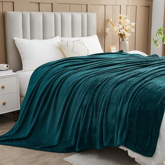 NEWCOSPLAY Super Soft Queen Blanket Dark Teal Premium Silky Flannel Fleece Leaves Pattern Lightweight Bed Blanket All Season Use (Dark Teal, Queen(90"x90"))
