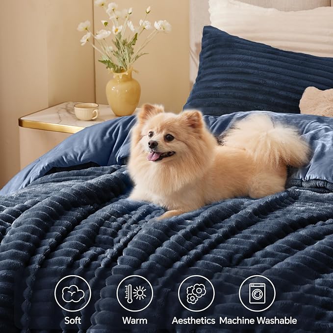 BEDELITE Fleece King Comforter Set -Super Soft & Warm Fluffy Navy Blue Bedding, Luxury Fuzzy Heavy Bed Set for Winter with 2 Pillow Cases
