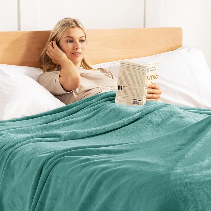 Exclusivo Mezcla Fleece Blanket Twin Size for Bed, Super Soft and Warm, All Season Use, Cozy, Plush, Lightweight, 60x80 Inches Celadon