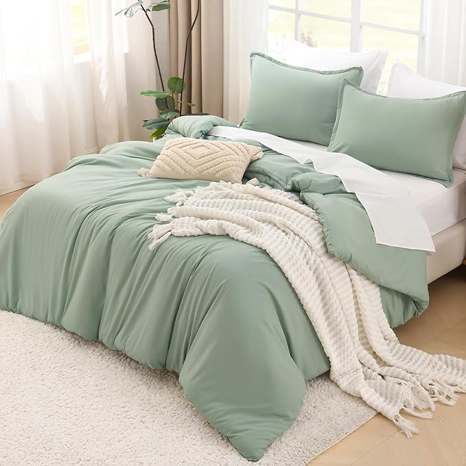 Litanika Oversized Queen Comforter Set, 3 Pieces Sage Green Lightweight Solid Bedding Comforter Set, All Season Fluffy Bed Set (98x98In Comforter & 2 Pillowcases)