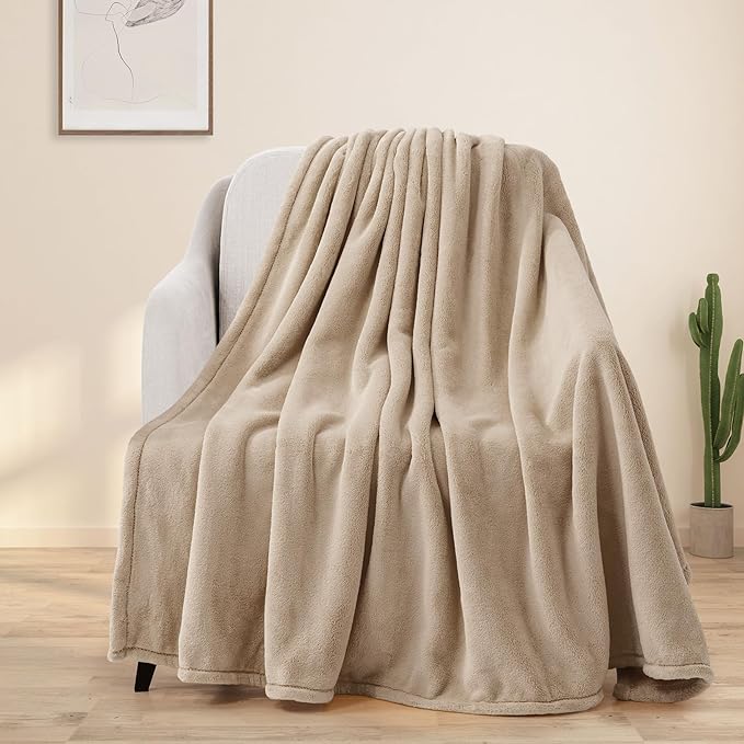 BEAUTEX Fleece Blanket King Size Super Soft Flannel Throw Blanket Lightweight Fuzzy Plush Blanket for Couch Sofa or Bed All Seasons (Ivory, 108" x 90")