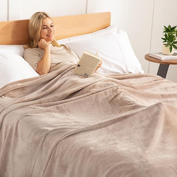 Exclusivo Mezcla Fleece Blanket Twin Size for Bed, Super Soft and Warm, All Season Use, Cozy, Plush, Lightweight, 60x80 Inches Camel