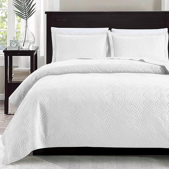 Love's cabin King Size Quilt Set White Bedspreads - Soft Bed Summer Lightweight Bedspread Comforter - Modern Style Wave Pattern Coverlet for All Season - 3 Pieces (1 Quilt, 2 Pillow Shams)