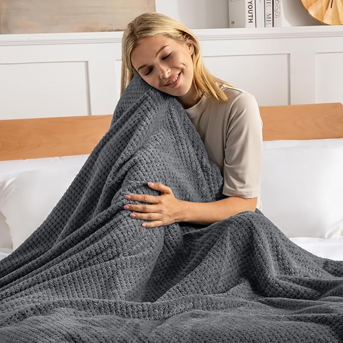 Exclusivo Mezcla Fleece Bed Blanket King Size, Super Soft and Warm Blankets for Couch, Sofa and Bed Waffle Textured, Cozy, Fuzzy and Lightweight (Dark Grey, 90x104 Inches)