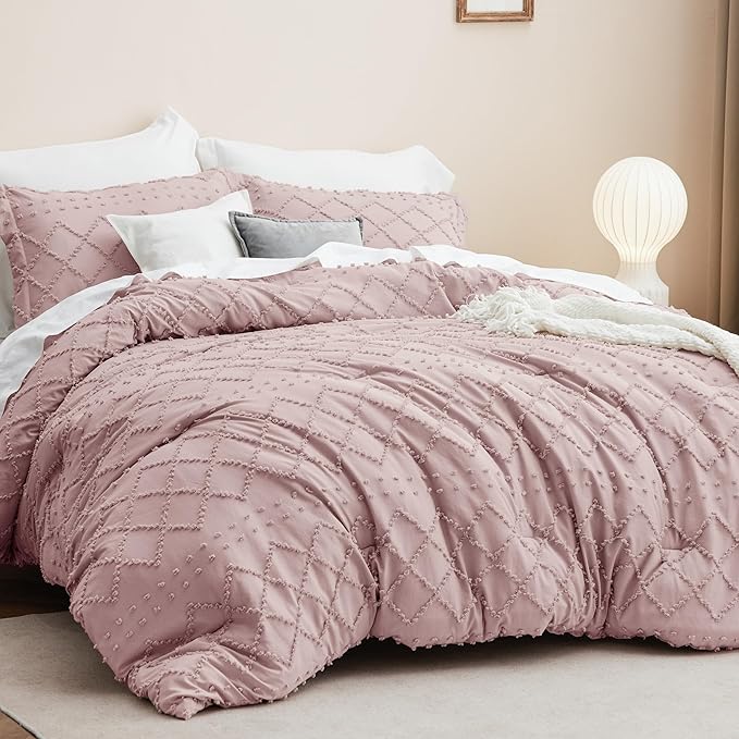 Bedsure Queen Comforter Set - Dusty Rose Comforter, Boho Tufted Shabby Chic Bedding for Kids, 3 Pieces Vintage Farmhouse Bed Set for All Seasons, Fluffy Soft Bedding with 2 Pillow Shams