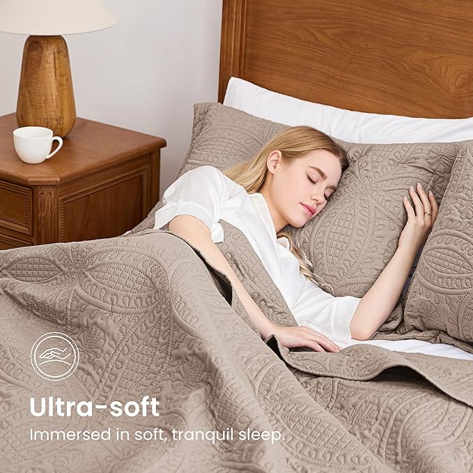 Love's cabin California King Size Quilt Bedding Set Burlwood Bedspreads - Cal King Lightweight Bedspread Comforter - Coin Pattern Coverlet for All Season - 3 Pieces (1 Quilt, 2 Pillow Shams)