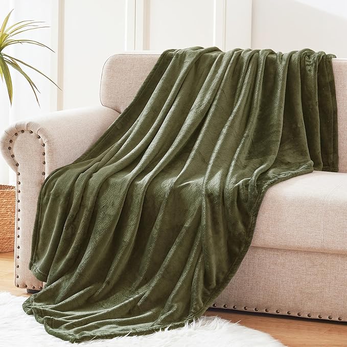 Exclusivo Mezcla Extra Large Fleece Throw Blanket for Couch, Sofa, 300GSM Super Soft and Warm Blankets, Olive Green Throw All Season Use, Cozy, Plush, Lightweight, 50x70 Inches