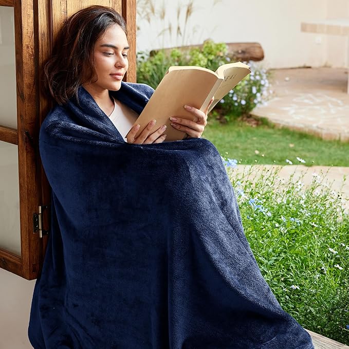 Exclusivo Mezcla Fleece Blanket King Size for Bed, Super Soft and Warm, All Season Use, Cozy, Plush, Lightweight, 90x104 Inches, Navy Blue