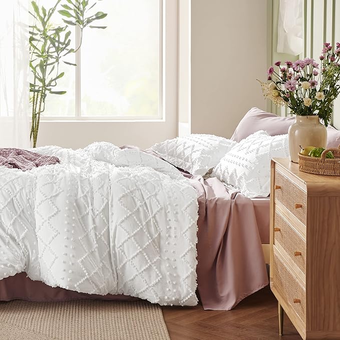 Bedsure Full Comforter Set - White Comforter, Boho Tufted Shabby Chic Bedding for Kids, 3 Pieces Vintage Farmhouse Bed Set for All Seasons, Fluffy Soft Bedding with 2 Pillow Shams