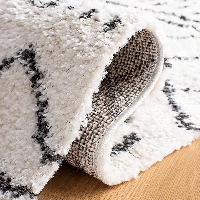 SAFAVIEH Arizona Shag Collection Area Rug - 5'1" Square, Ivory & Black, Moroccan Design, Non-Shedding, 1.6-inch Thick, Ideal for High Traffic Areas in Living Room, Bedroom (ASG741Z-5SQ)