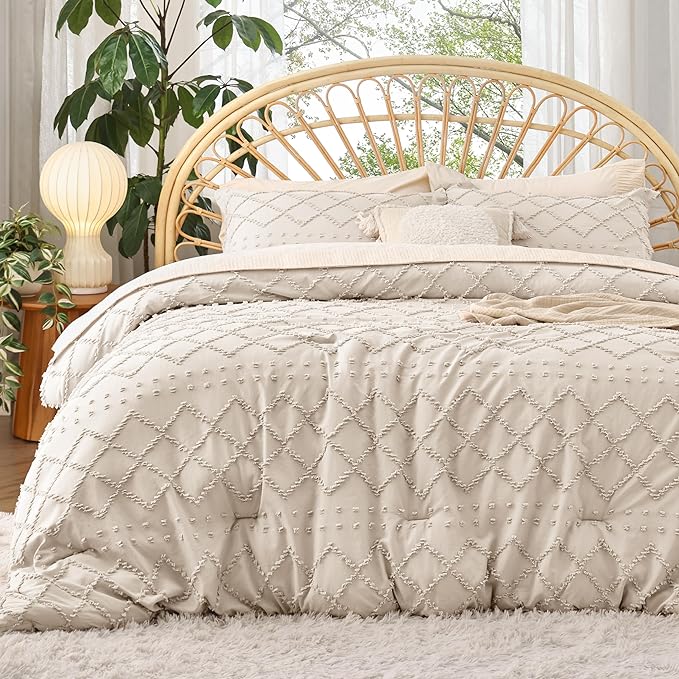 Bedsure Queen Comforter Set - Beige Comforter, Boho Tufted Shabby Chic Bedding for Kids, 3 Pieces Vintage Farmhouse Bed Set for All Seasons, Fluffy Soft Bedding with 2 Pillow Shams