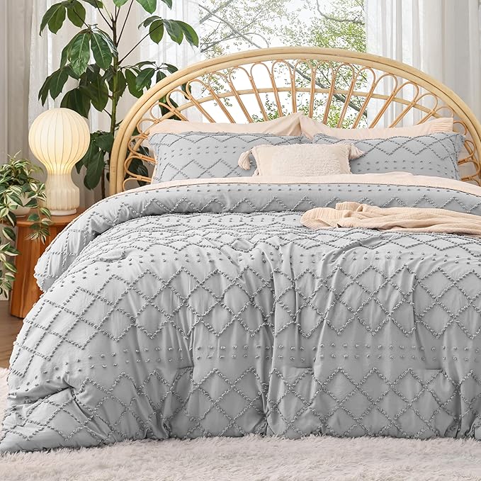 Bedsure King Comforter Set - Light Grey Comforter, Boho Tufted Shabby Chic Bedding for Kids, 3 Pieces Vintage Farmhouse Bed Set for All Seasons, Fluffy Soft Bedding with 2 Pillow Shams