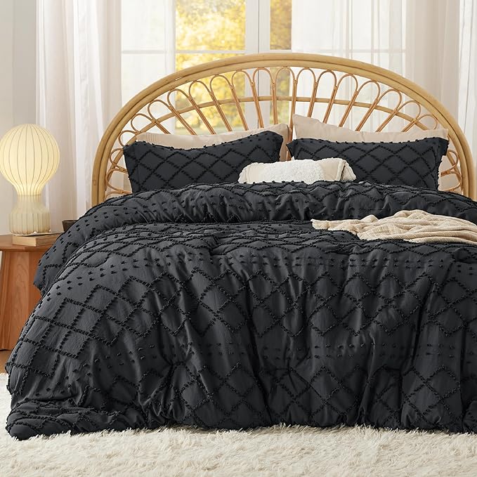 Bedsure Queen Comforter Set - Black Comforter, Boho Tufted Shabby Chic Bedding for Kids, 3 Pieces Vintage Farmhouse Bed Set for All Seasons, Fluffy Soft Bedding with 2 Pillow Shams