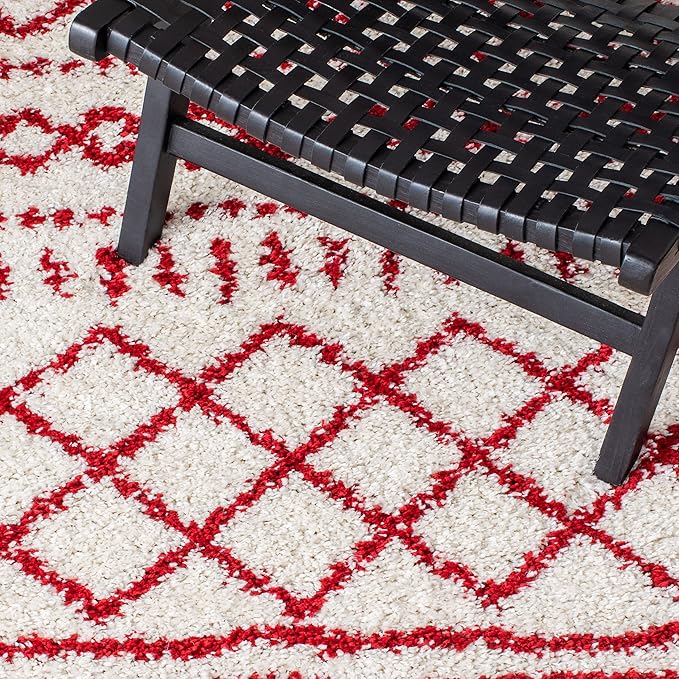 SAFAVIEH Arizona Shag Collection Accent Rug - 3'2" x 5', Ivory & Red, Moroccan Design, Non-Shedding & Easy Care, 1.6-inch Thick Ideal for High Traffic Areas in Entryway, Living Room, Bedroom (ASG741P)