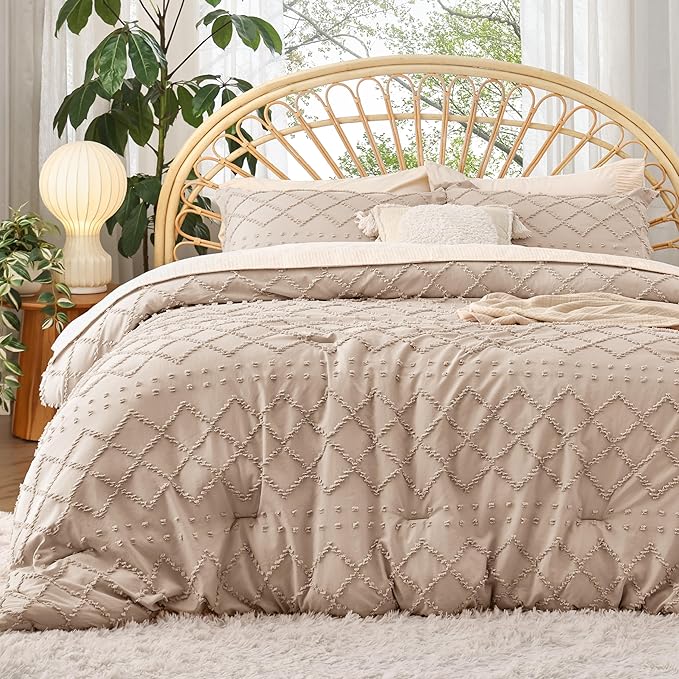 Bedsure King Comforter Set - Warm Tan Comforter, Boho Tufted Shabby Chic Bedding for Kids, 3 Pieces Vintage Farmhouse Bed Set for All Seasons, Fluffy Soft Bedding with 2 Pillow Shams