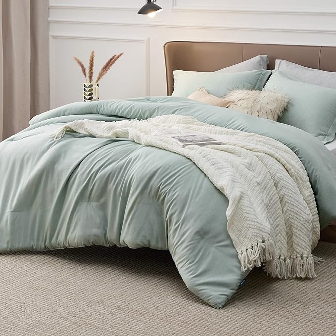 Bedsure California King Comforter Set - Mint Green Soft Bedding for All Seasons, Cationic Dyed Bed Set, 3 Pieces, 1 California King Size Comforter (104"x96") and 2 Pillow Shams (20"x36"+2")