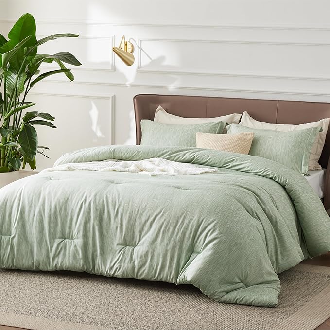 Bedsure Queen Comforter Set - Celadon Green Soft Bedding for All Seasons, Cationic Dyed Bed Set, 3 Pieces, 1 Queen Size Comforter (90"x90") and 2 Pillow Shams (20"x26"+2")
