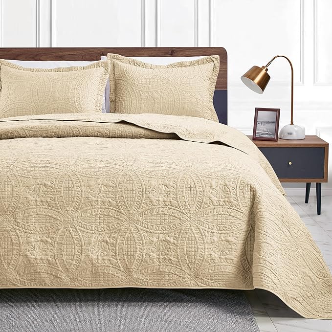 Love's cabin Quilts for Queen Bed Camel Bedspreads - Soft Bed Fall Lightweight Bedspread Comforter - Modern Style Coin Pattern Coverlet for All Season - 3 Pieces (1 Quilt, 2 Pillow Shams)